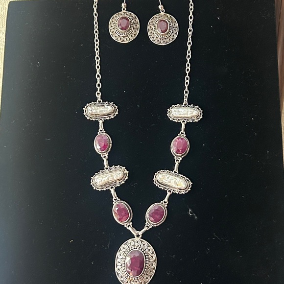 Vintage artisan crafted silver Ruby and natural pearl necklace and earring - Picture 9 of 10